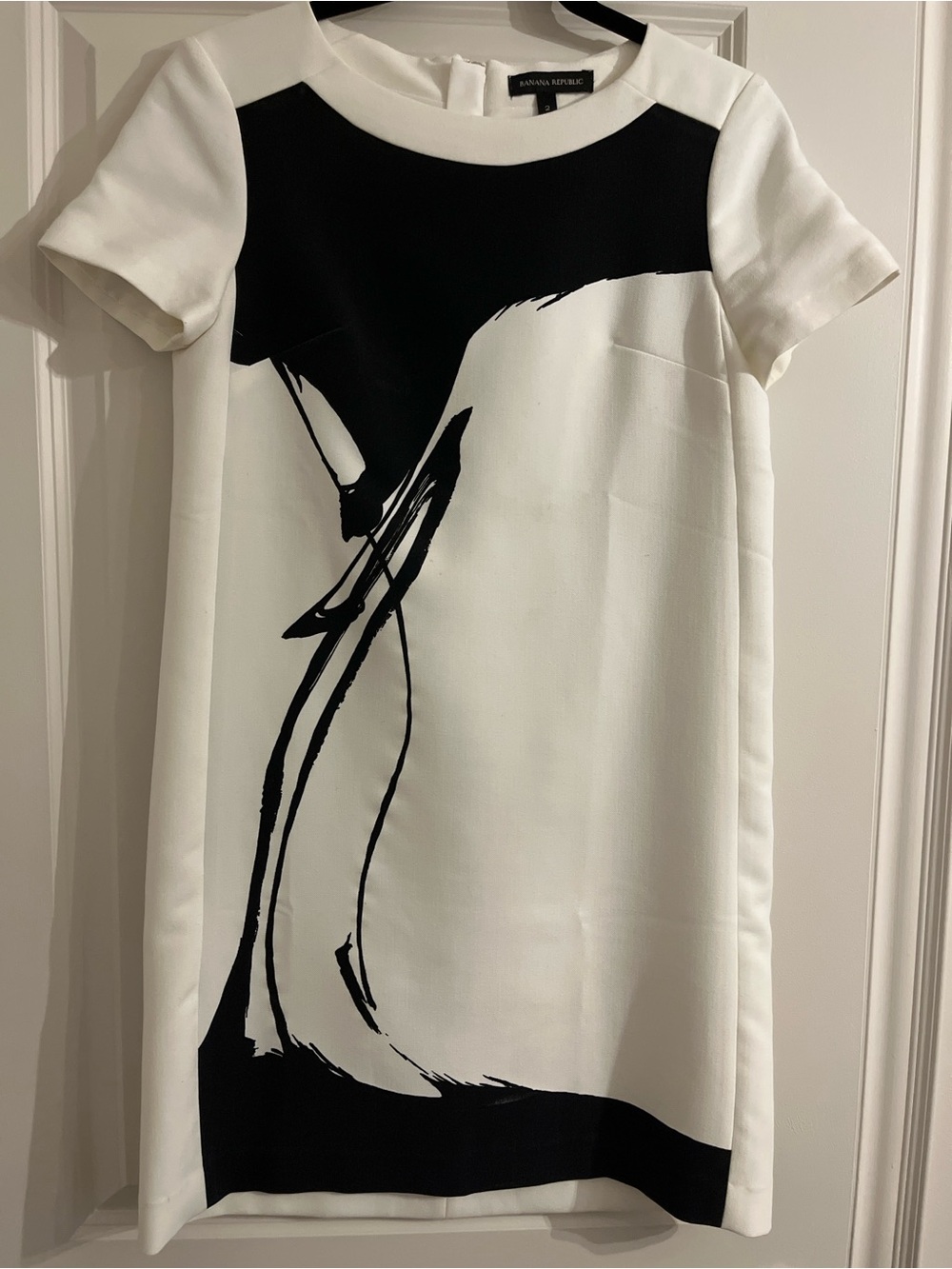 Banana Republic White Mini Dress with Black Abstract Graphic